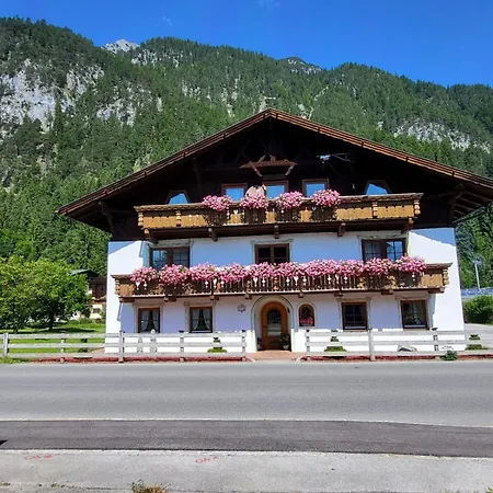 Stoeffelhof Bed & Breakfast 3*